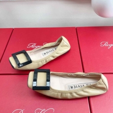 Roger Vivier flat shoes